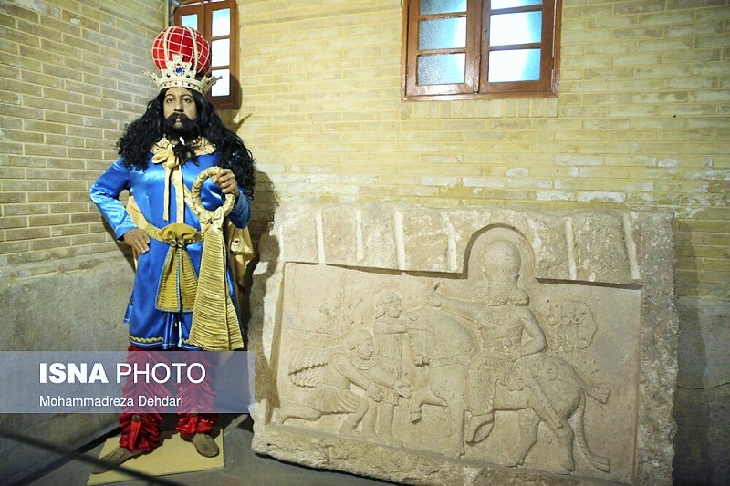 مجسمه مومی شاپور اول_37